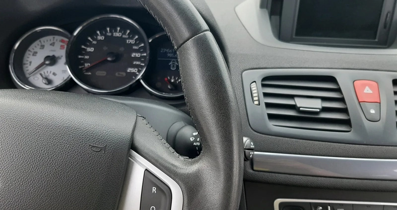 Renault Megane cena 28800 przebieg: 230000, rok produkcji 2011 z Poddębice małe 254